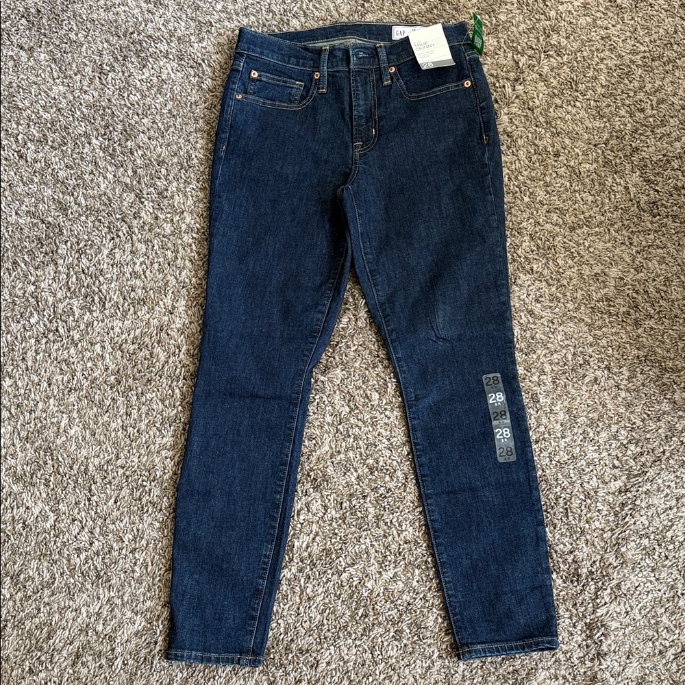 NWT GAP True Skinny Midrise Rinse Jeans